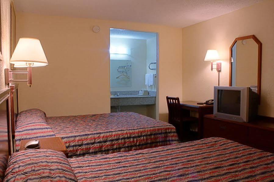 Econo Lodge Cloverdale Exterior photo