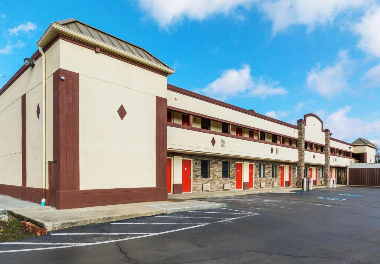 Econo Lodge Cloverdale Exterior photo